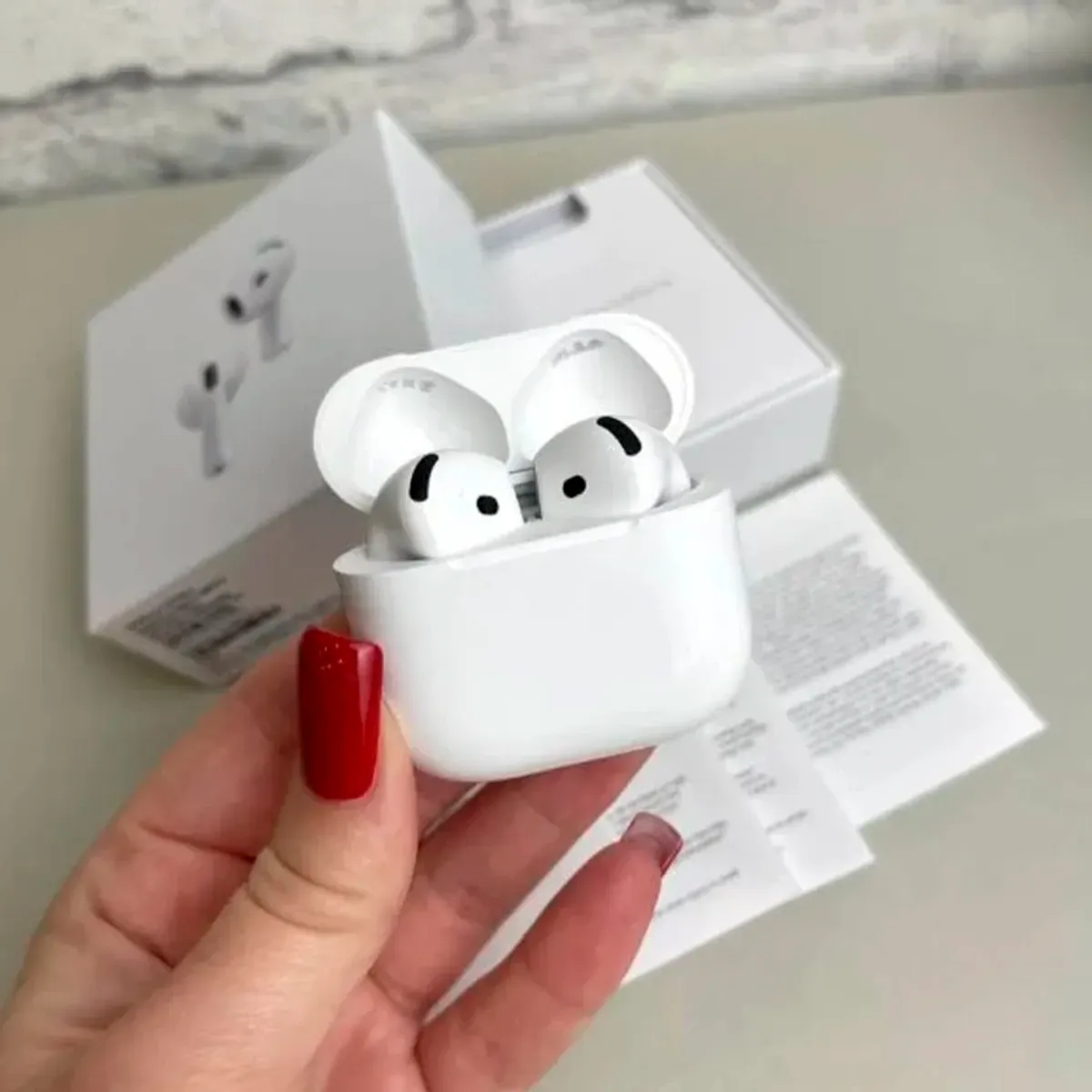 Airpods 4ta Generación con ANC en Lima - vista lateral